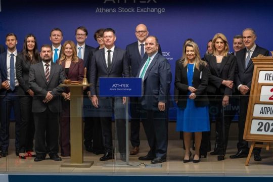 Η Allwyn σηματοδοτεί τη διαπραγμάτευση των μετοχών της στο Χρηματιστήριο Αθηνών με την τελετή έναρξης της συνεδρίασης
